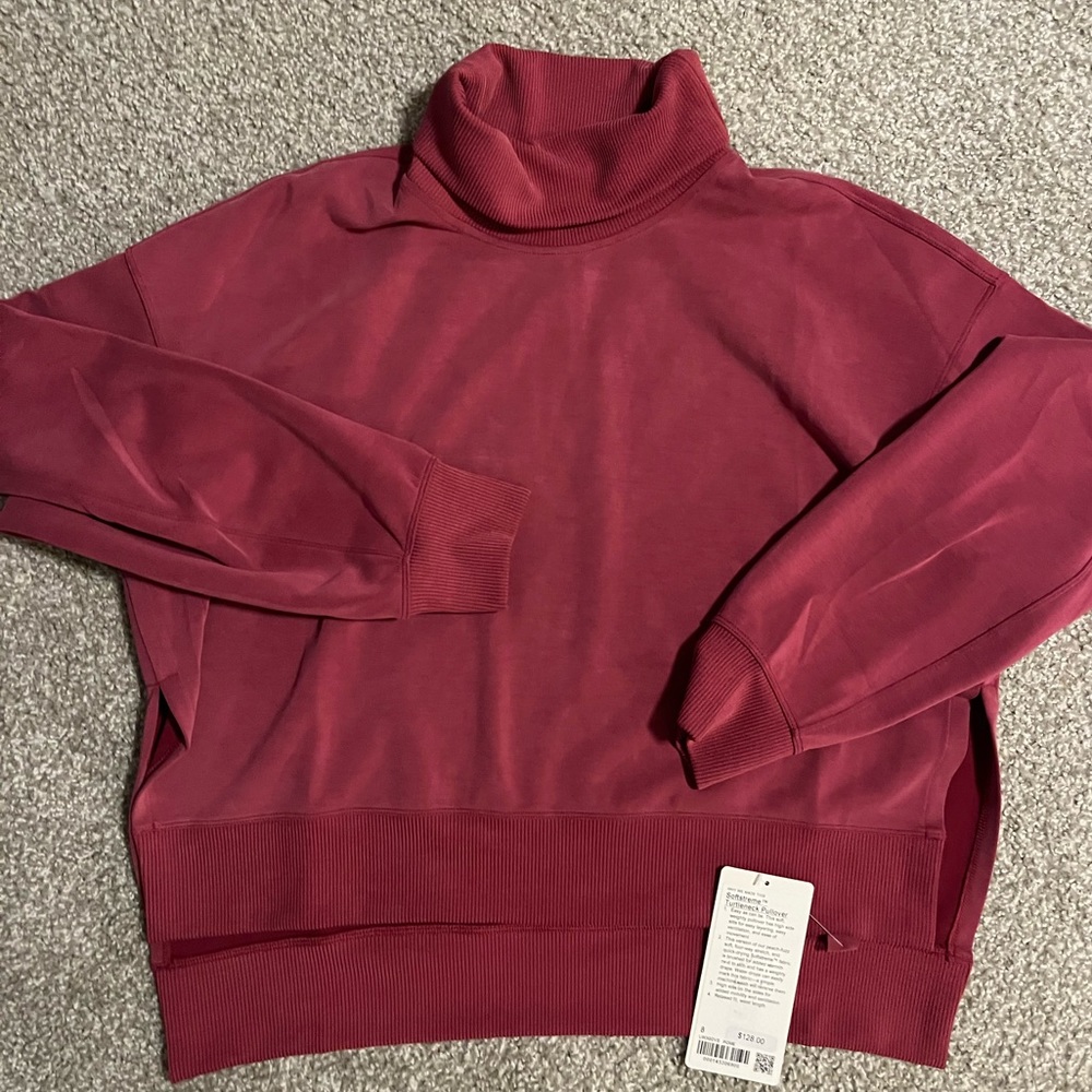 New with tag: Lululemon turtleneck softstreme in size 8